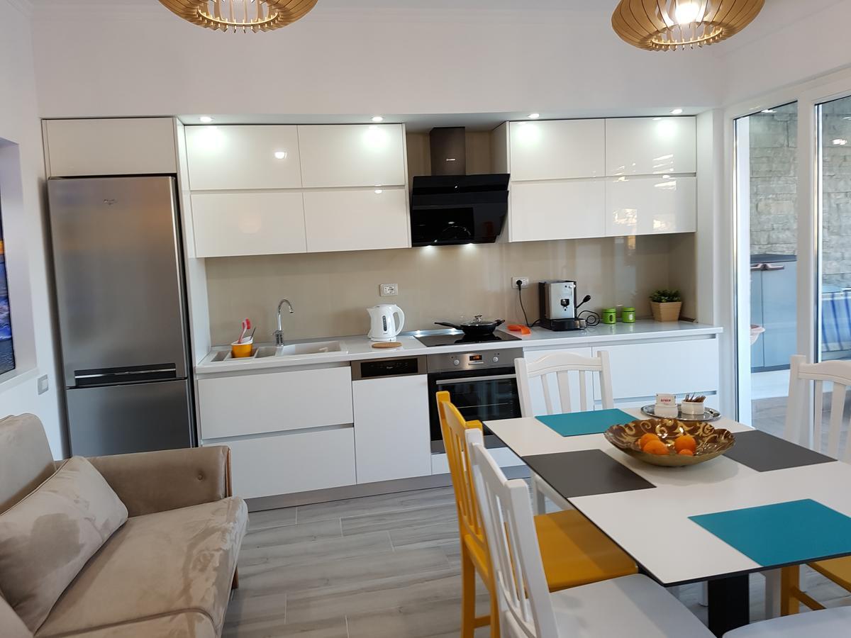 Sofia'S Holiday Apartment Влёра Экстерьер фото